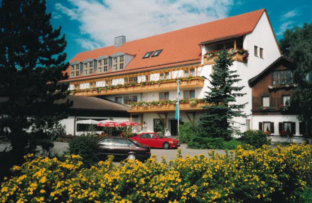 Hotelgebäude früher Aussenansicht