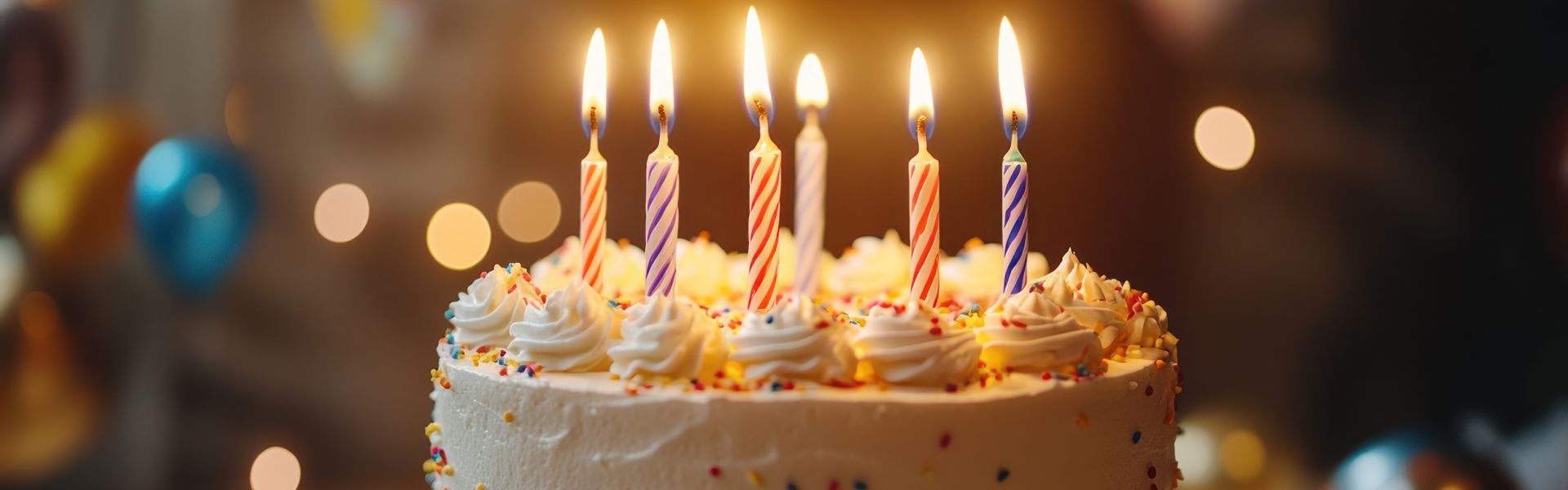 Geburtstagstorte mit Kerzen